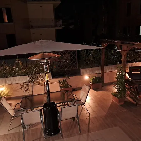 Incantevole Alloggio Con Terrazza Ρώμη